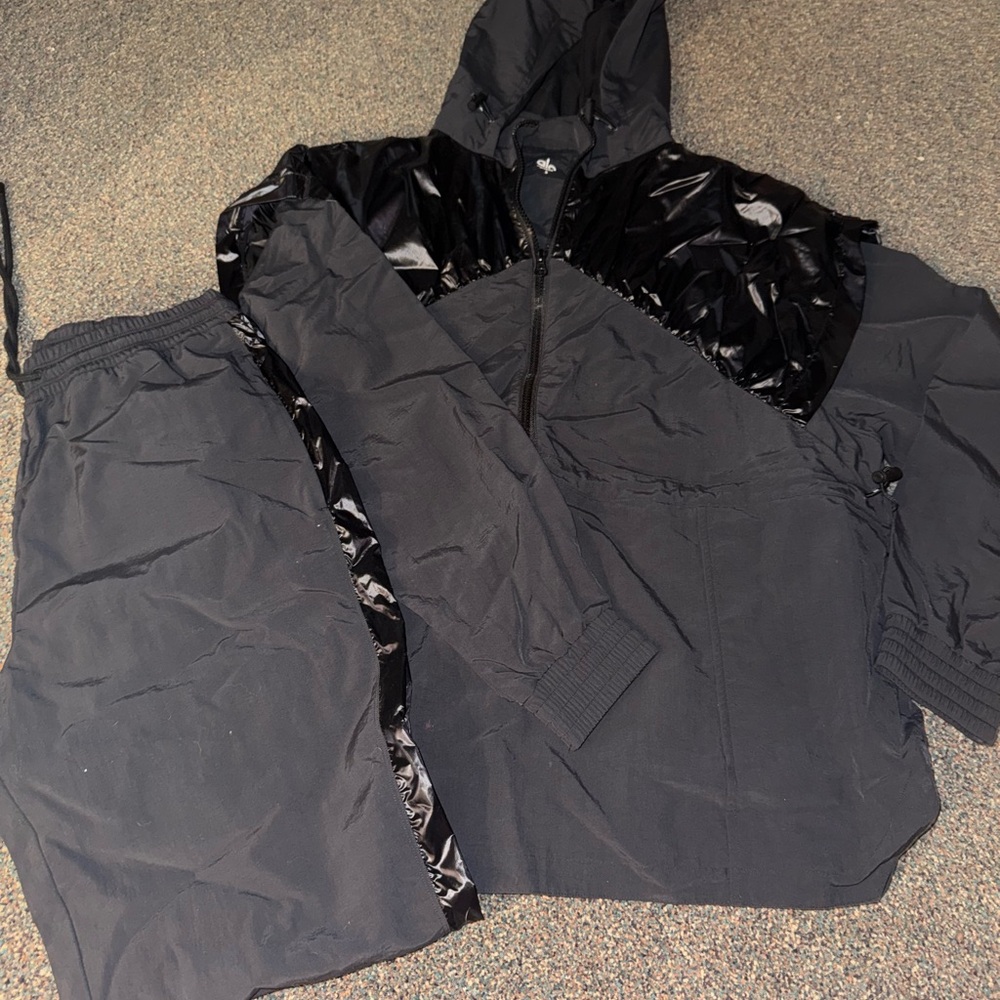 ALO Yoga Black Windbreaker Set